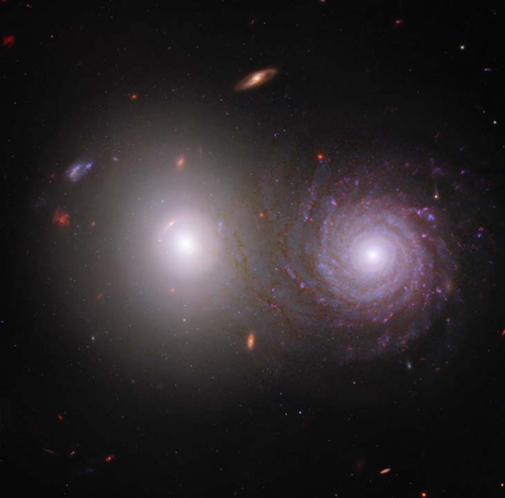 NASA yayınladı: çift galaksinin göz kamaştıran görseli 