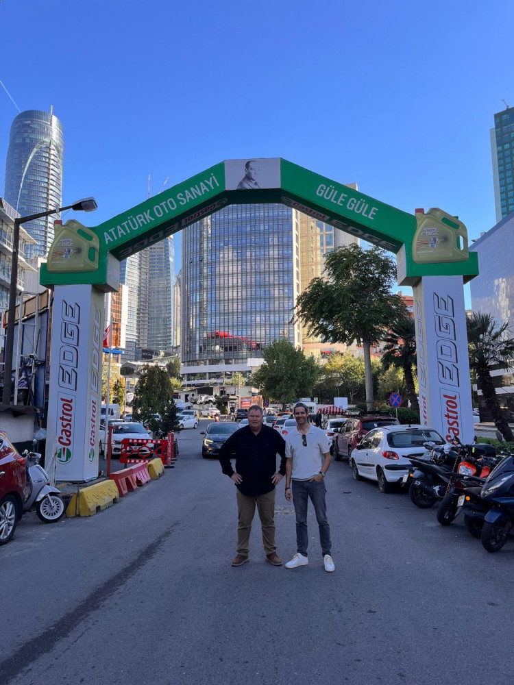 Tamirat Tadilat’ın yıldızları Mike ve Elvis İstanbul’da