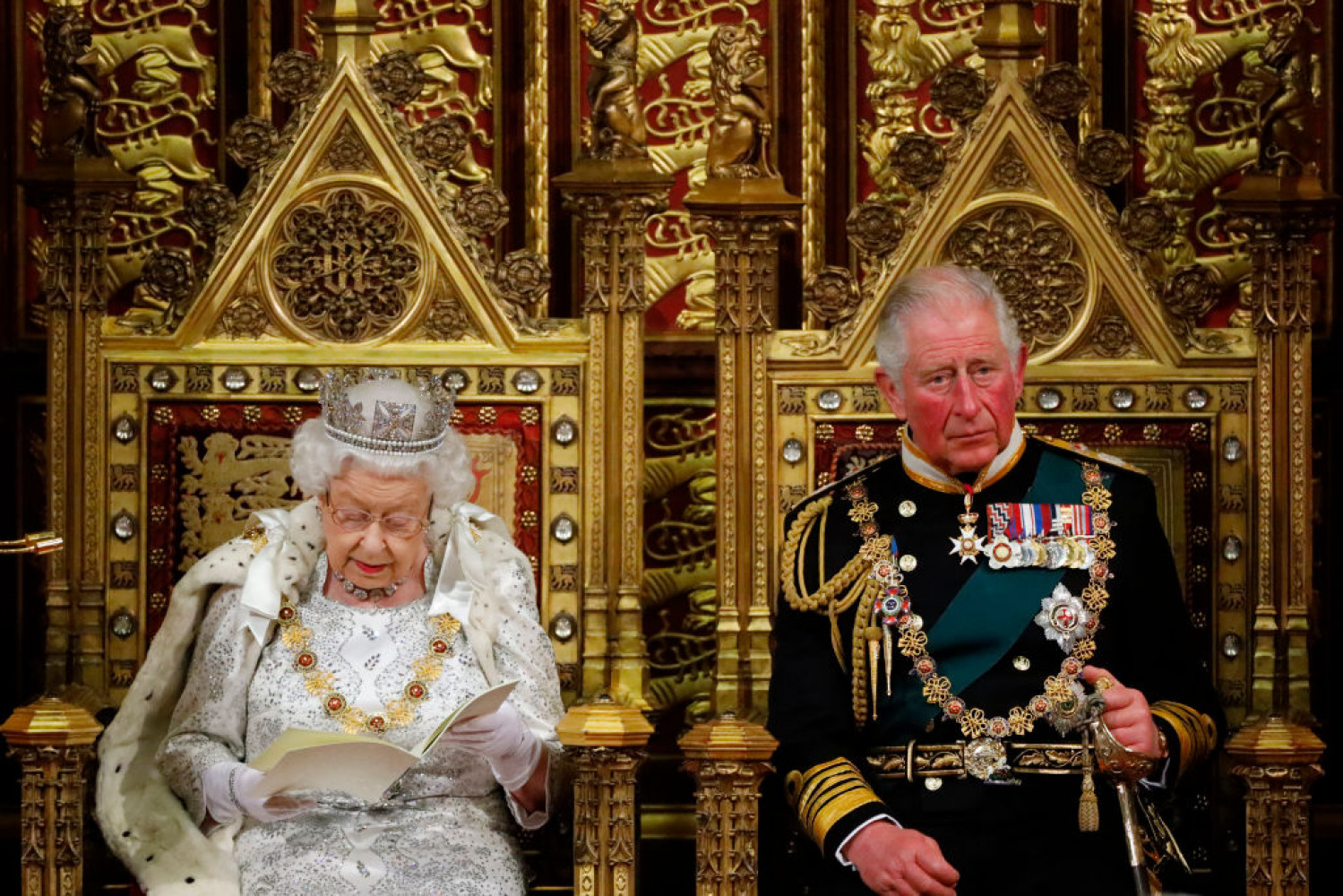 Akıllarda tek soru: Kraliçe Elizabeth yaşıyor mu?