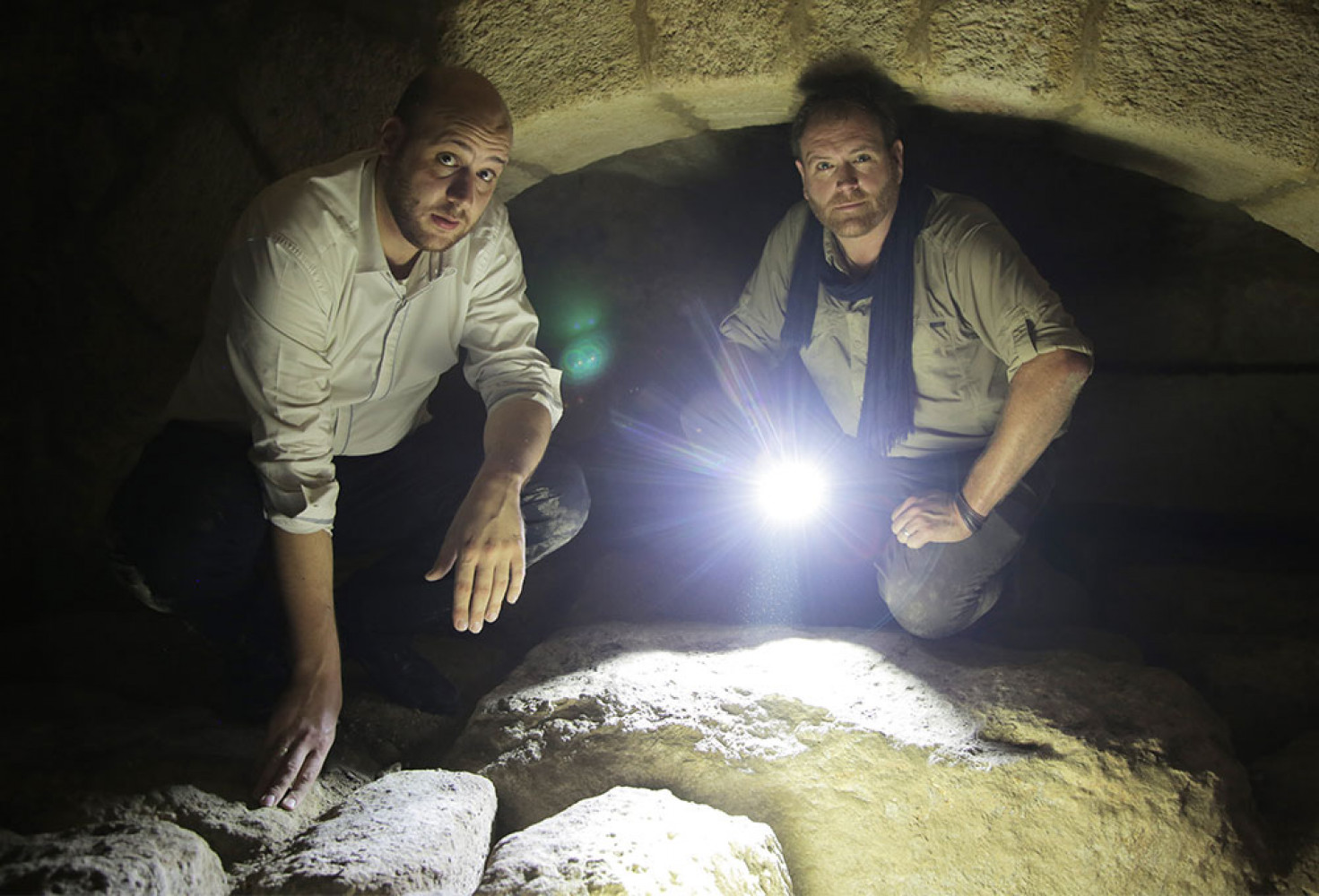 jgates6.jpg Josh Gates, İkinci Dünya Savaşı'nın kayıp Cehennem Gemisi’ni buldu